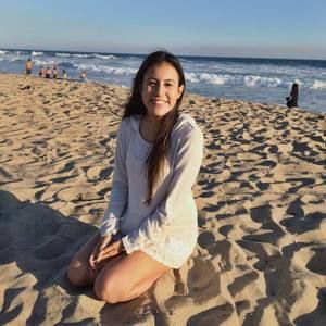 Meet your Posher, Yanneisy